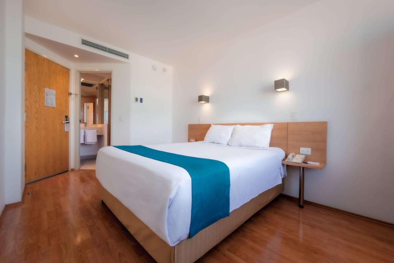 Sleep Inn Leon Antares Kültér fotó